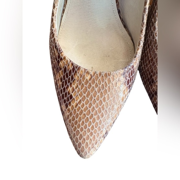 Michael Kors Flex Pumps sz 6.5 Sand Embossed Snakeskin Leather Mid Heels prelove - Picture 7 of 8